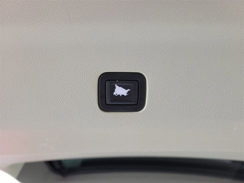 Used 2021 Cadillac Escalade Sport Platinum w/ Heavy-Duty Trailer Package image 9