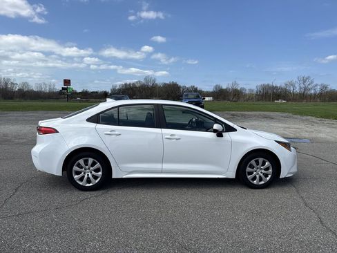 Used 2024 Toyota Corolla LE FWD image 9