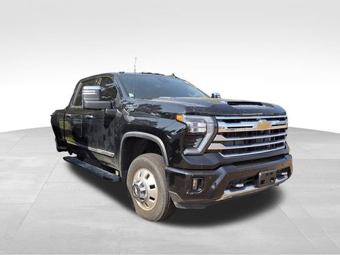 Used 2024 Chevrolet Silverado 3500 High Country w/ High Country Premium Package AWD/4WD image 6