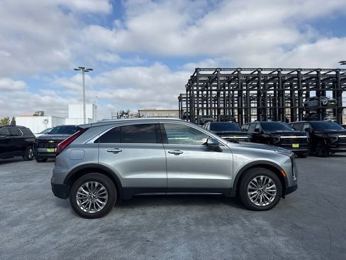 Used 2025 Cadillac XT4 Premium Luxury FWD image 4