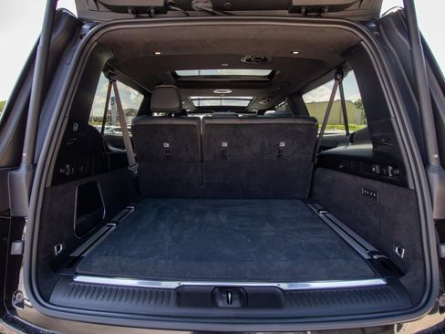 Used 2024 Jeep Grand Wagoneer L Series III w/ Rear Seat Video Group 1 AWD/4WD image 16