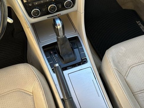 Used 2012 Volkswagen Passat TDI SE image 14