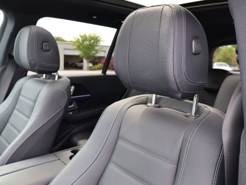 Certified 2024 Mercedes-Benz GLS 450 4MATIC image 11