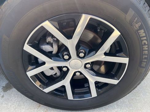 Used 2024 Jeep Grand Cherokee Limited w/ Trailer Tow Package image 8