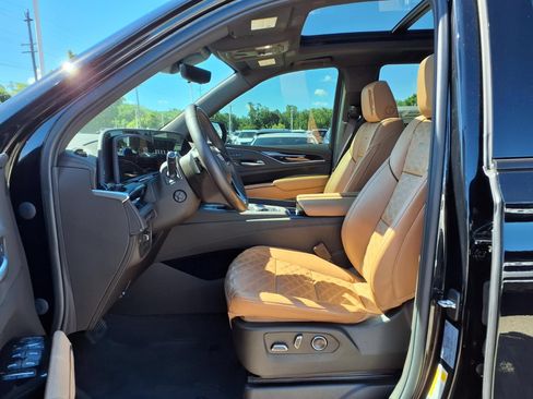 Certified 2023 Cadillac Escalade Sport w/ LPO, ONYX Package AWD/4WD image 16