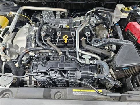 Used 2021 Nissan Rogue SV FWD image 21