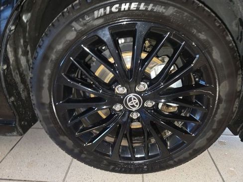 Used 2020 Toyota Camry SE image 10