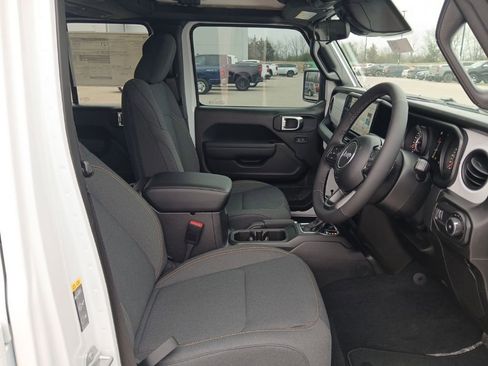 New 2026 Jeep Wrangler Unlimited Sport w/ Convenience Group image 22