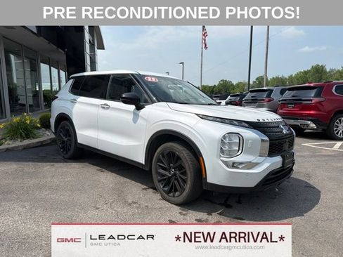 Used 2023 Mitsubishi Outlander SE Black Edition AWD/4WD image 7