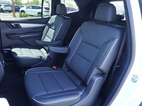 New 2025 Buick Enclave Preferred image 9