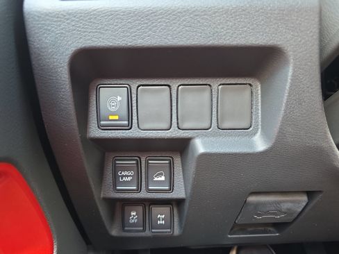 Used 2025 Nissan Frontier PRO-4X AWD/4WD image 26