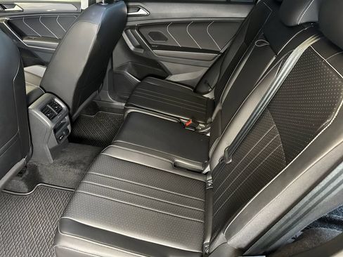 Used 2023 Volkswagen Tiguan SE AWD/4WD image 20