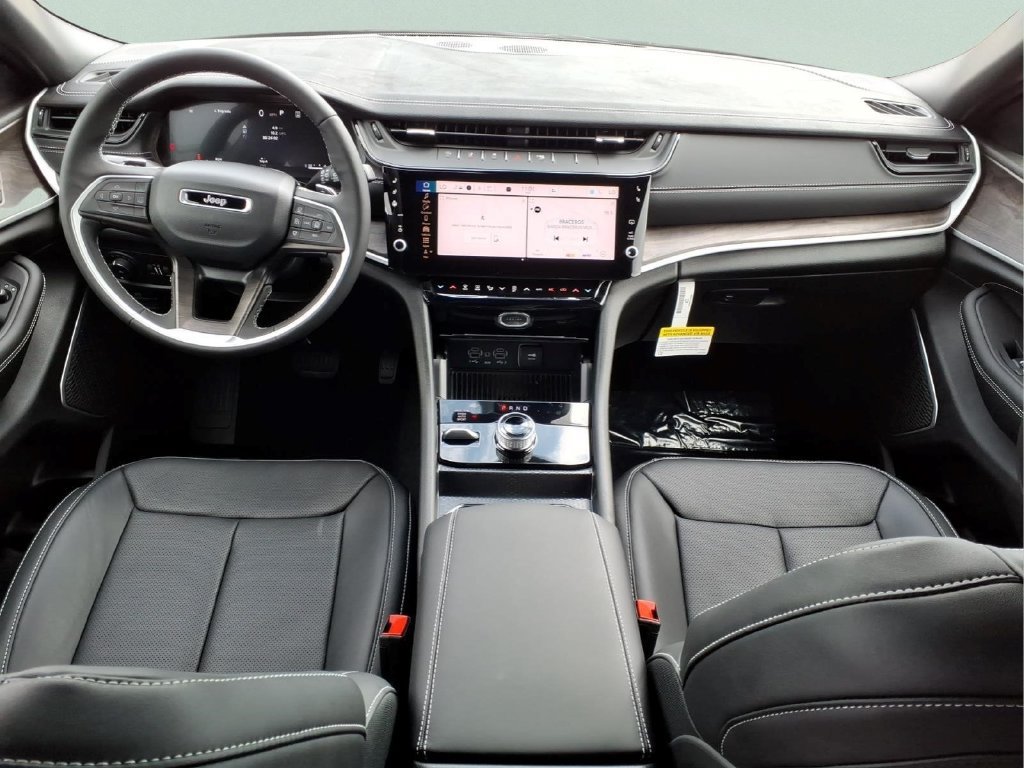 New 2027 Jeep Grand Cherokee Limited AWD/4WD image 12