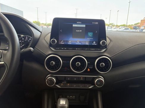 Used 2024 Nissan Sentra SV FWD image 8