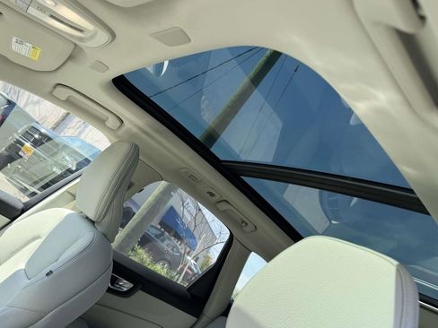 Used 2023 Volvo XC60 B5 Plus w/ Protection Package Premier image 19