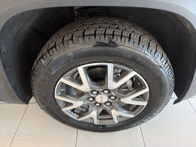Used 2021 GMC Acadia SLE w/ Driver Convenience Package FWD image 14