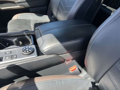 Used 2024 Nissan Pathfinder Platinum w/ Cargo Package AWD/4WD image 19