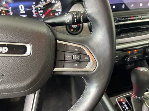 Used 2022 Jeep Compass Latitude AWD/4WD image 17