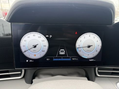 Used 2023 Hyundai Elantra SEL w/ Convenience Package image 24