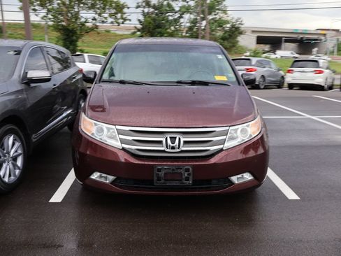 Used 2011 Honda Odyssey Touring image 2