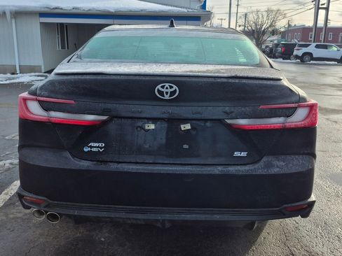 Used 2025 Toyota Camry SE w/ Convenience Package image 6