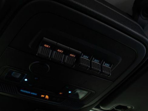 Used 2024 Ford Bronco Outer Banks AWD/4WD image 34