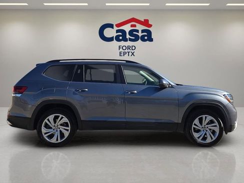 Used 2022 Volkswagen Atlas SE image 2