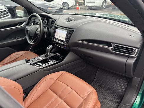 Used 2022 Maserati Levante Modena AWD/4WD image 19