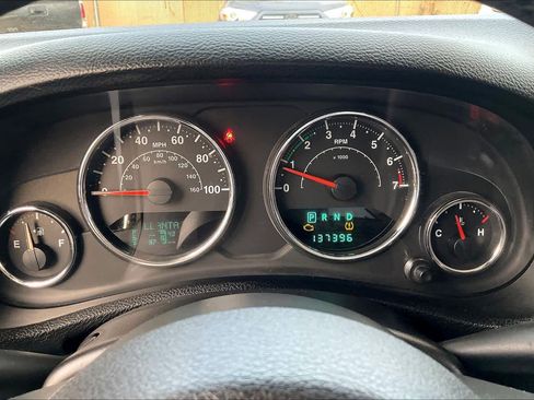 Used 2014 Jeep Wrangler Unlimited Sahara w/ Connectivity Group image 26