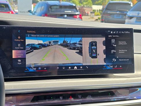 Used 2025 BMW 750e xDrive w/ Executive Package AWD/4WD image 25