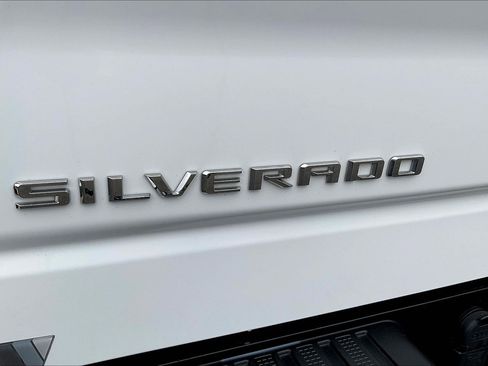 Used 2023 Chevrolet Silverado 1500 LT image 24