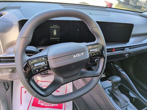 New 2026 Kia Sorento S w/ S Panoramic Sunroof Package FWD image 9