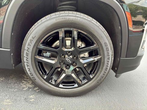 Used 2022 Chevrolet Traverse LS FWD image 12