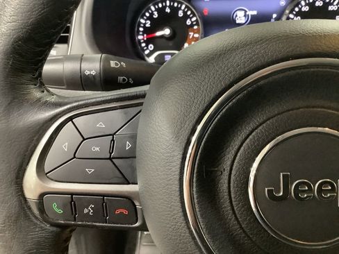 Used 2020 Jeep Renegade Limited image 23