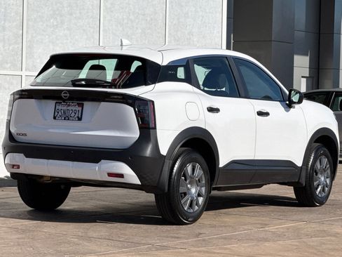 Used 2025 Nissan Kicks S image 4