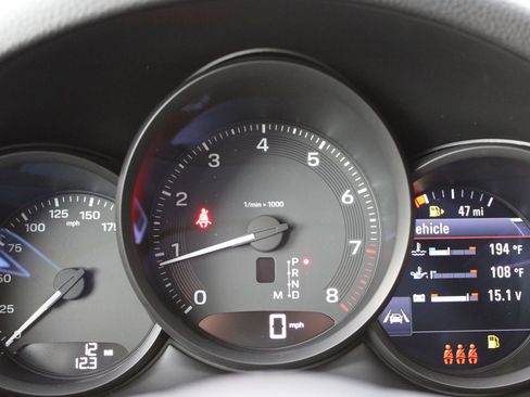 New 2026 Porsche Macan image 16