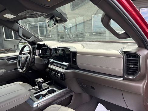 Used 2024 Chevrolet Silverado 1500 LTZ AWD/4WD image 17