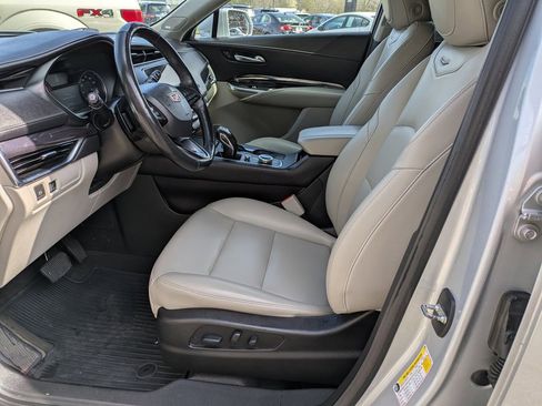 Used 2019 Cadillac XT4 Luxury w/ Cold Weather Package image 20