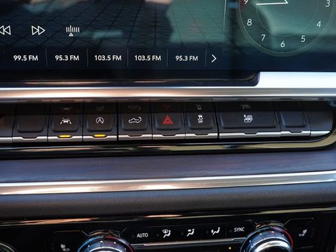 Certified 2024 GMC Sierra 1500 SLT image 25