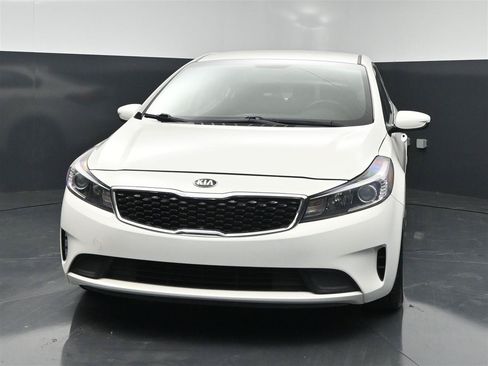 Used 2018 Kia Forte S FWD image 2
