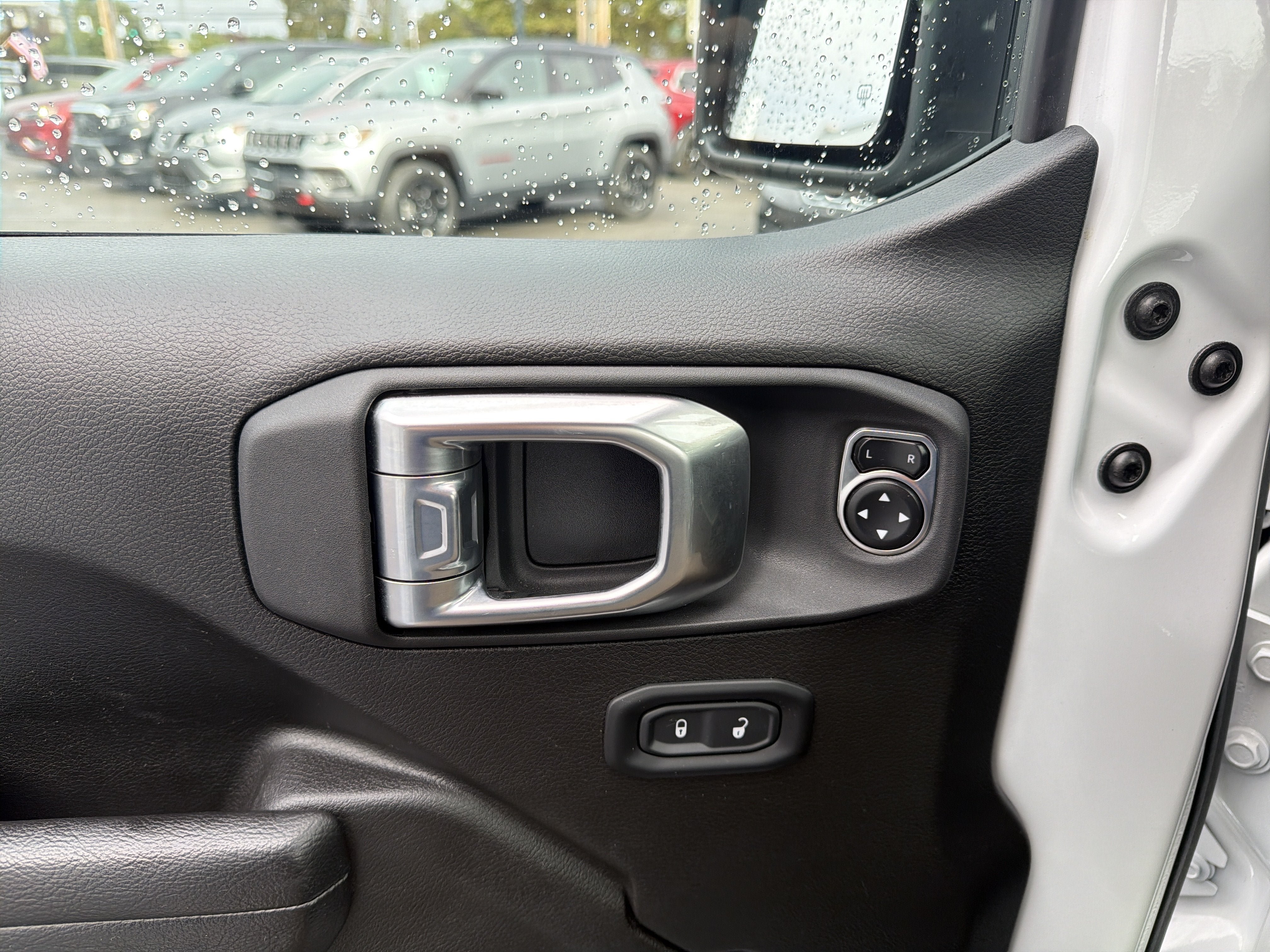Used 2024 Jeep Wrangler Unlimited AWD/4WD image 16