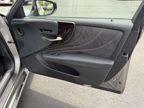 Used 2023 Lexus LS 500 AWD w/ Interior Upgrade Package image 15