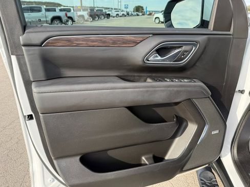 Used 2023 Chevrolet Suburban Z71 image 10