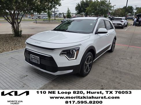 Used 2024 Kia Niro LX FWD image 1
