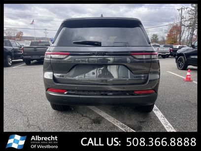 New 2025 Jeep Grand Cherokee Limited w/ Black Appearance Package