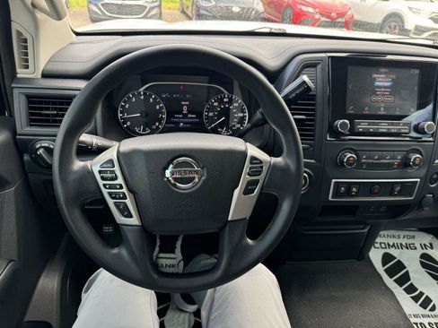 Used 2022 Nissan Titan S RWD image 15