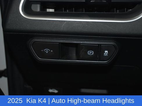 Used 2025 Kia K4 FWD image 9