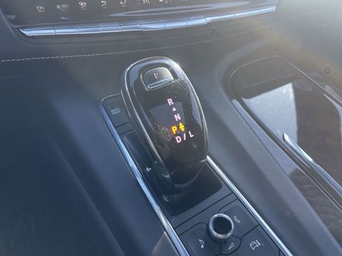 Used 2021 Cadillac Escalade Premium Luxury Platinum image 22