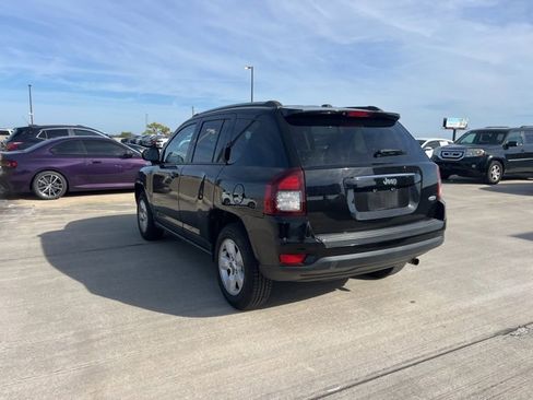 Used 2017 Jeep Compass Latitude image 5