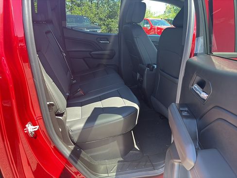 New 2026 Chevrolet Colorado LT w/ LT Convenience Package AWD/4WD image 17